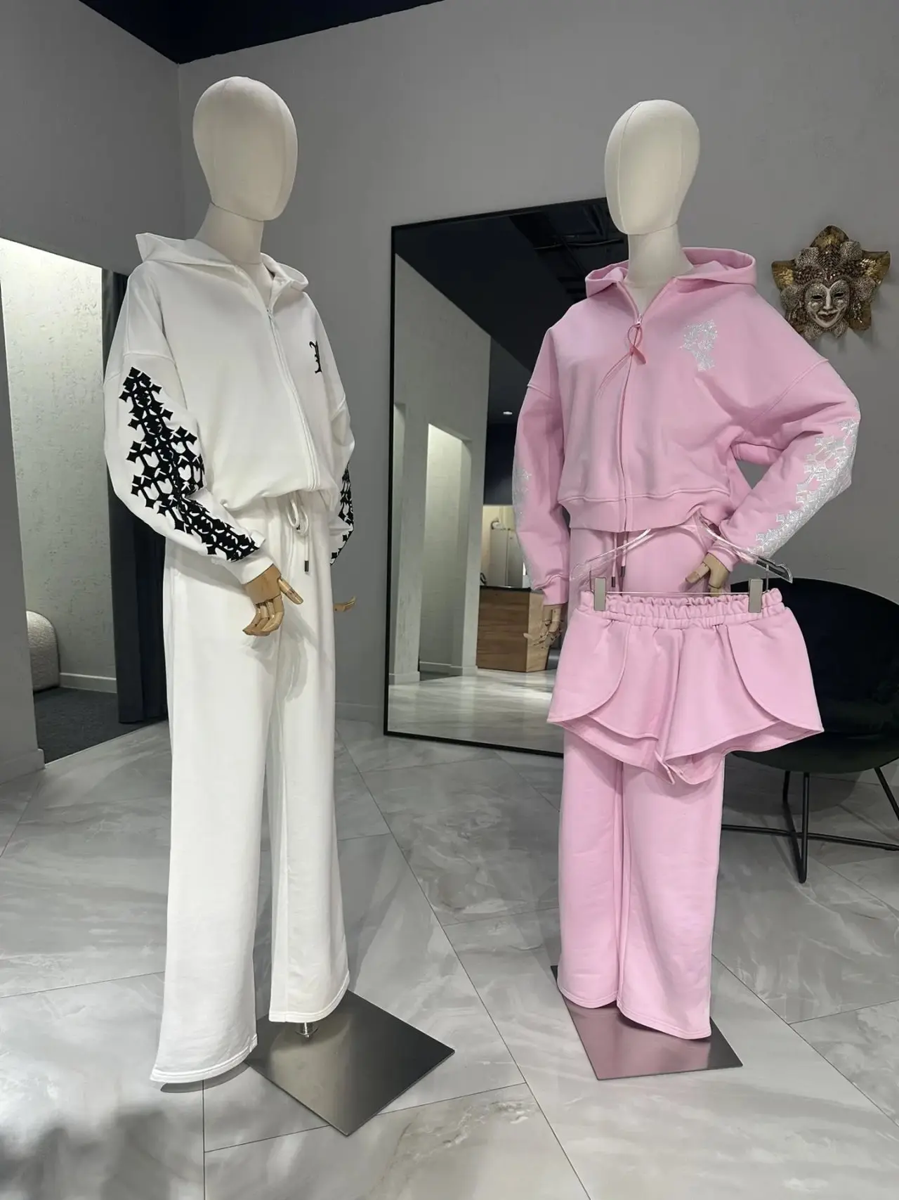 Оригинальные костюмы из хлопкового трикотажа в стиле Sport Chic , нереальное мерцание с...
