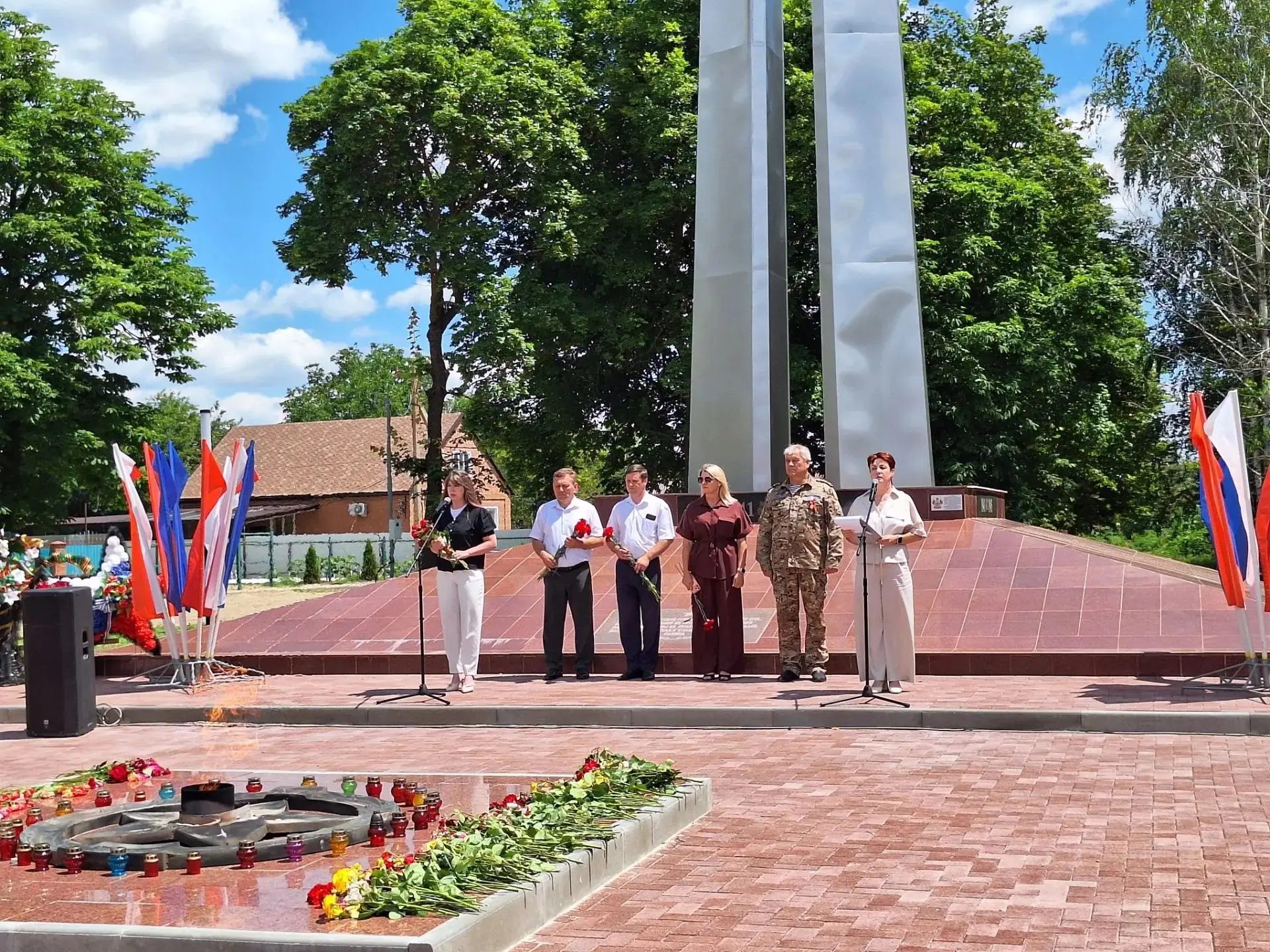 В селе Белая Глина у центрального мемориала состоялось памятное мероприятие, приуроченное ко Дню пам