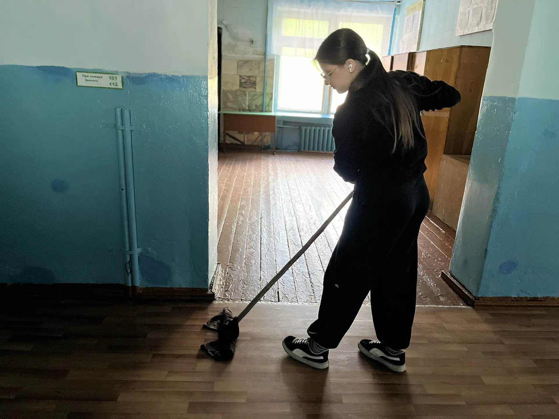 Лето начинается с пользы! ☀️ Наши ученики – настоящие помощники!

С 1 по 15 июня в нашей школе кипел