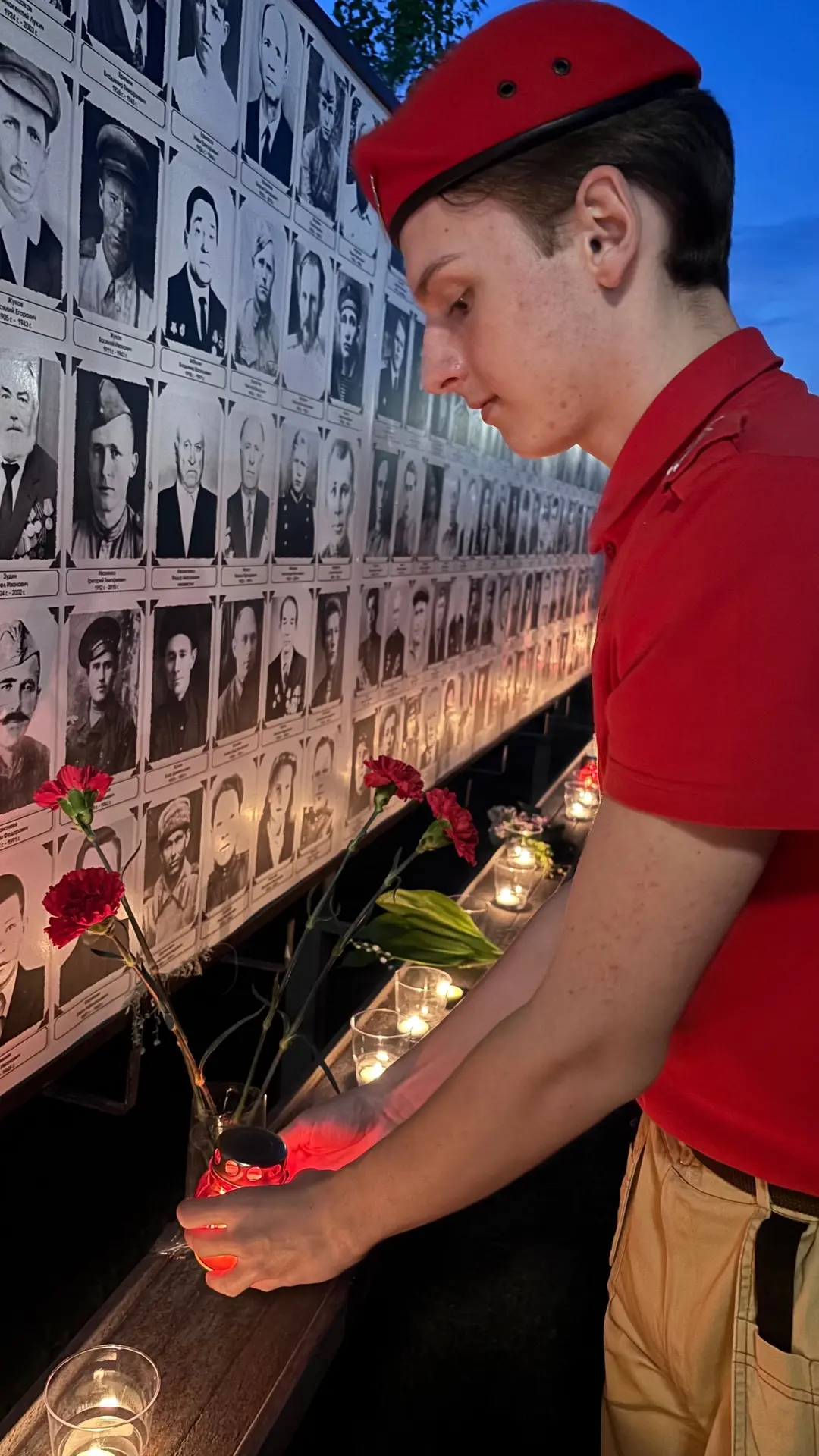 Свеча памяти 🕯    Кажется, это всего лишь минута тишины и маленький огонёк. Но в этом пламени — стол