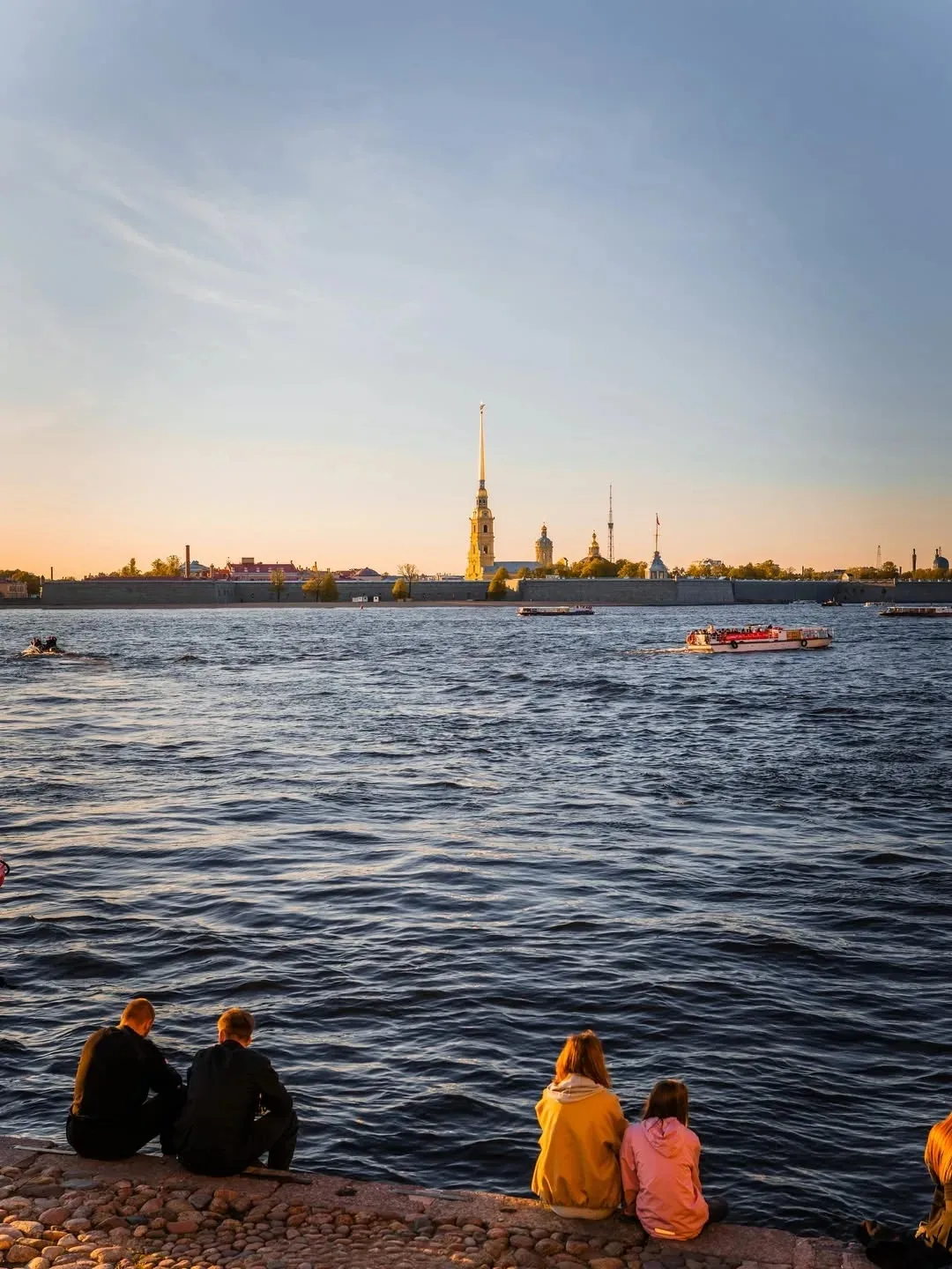 Петербург встретит День России масштабным праздником🇷🇺

🗓️ 12 июня в Северной столице развернётся