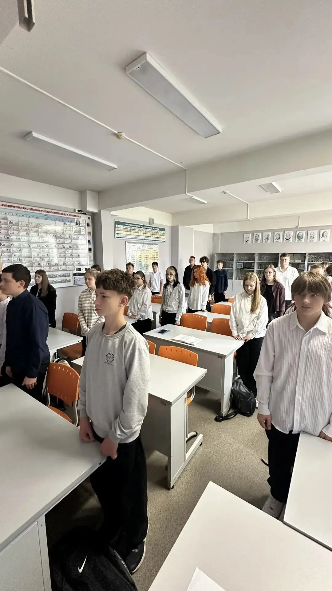 🕊️ В 8А классе прошёл классный час, посвящённый трагическим событиям, произошедшим в Б...