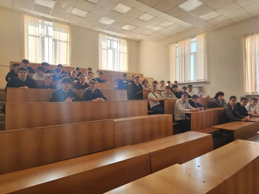 16 марта студенты групп 18б и 12 бк в рамках программы дополнительного образования "Юные химики- буд