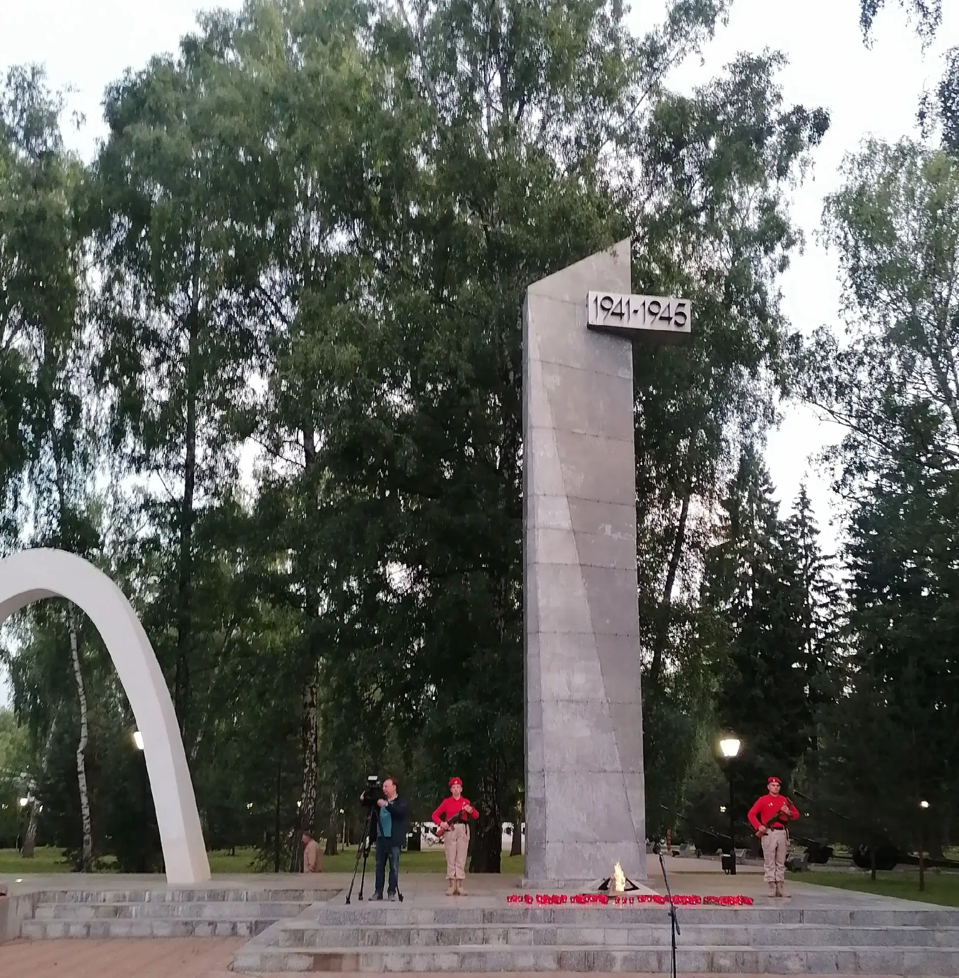 Мы помним! Мы гордимся!

Сегодня, 22 июня, — День памяти и скорби. Мы снова возвращаемся к 22 июня 1