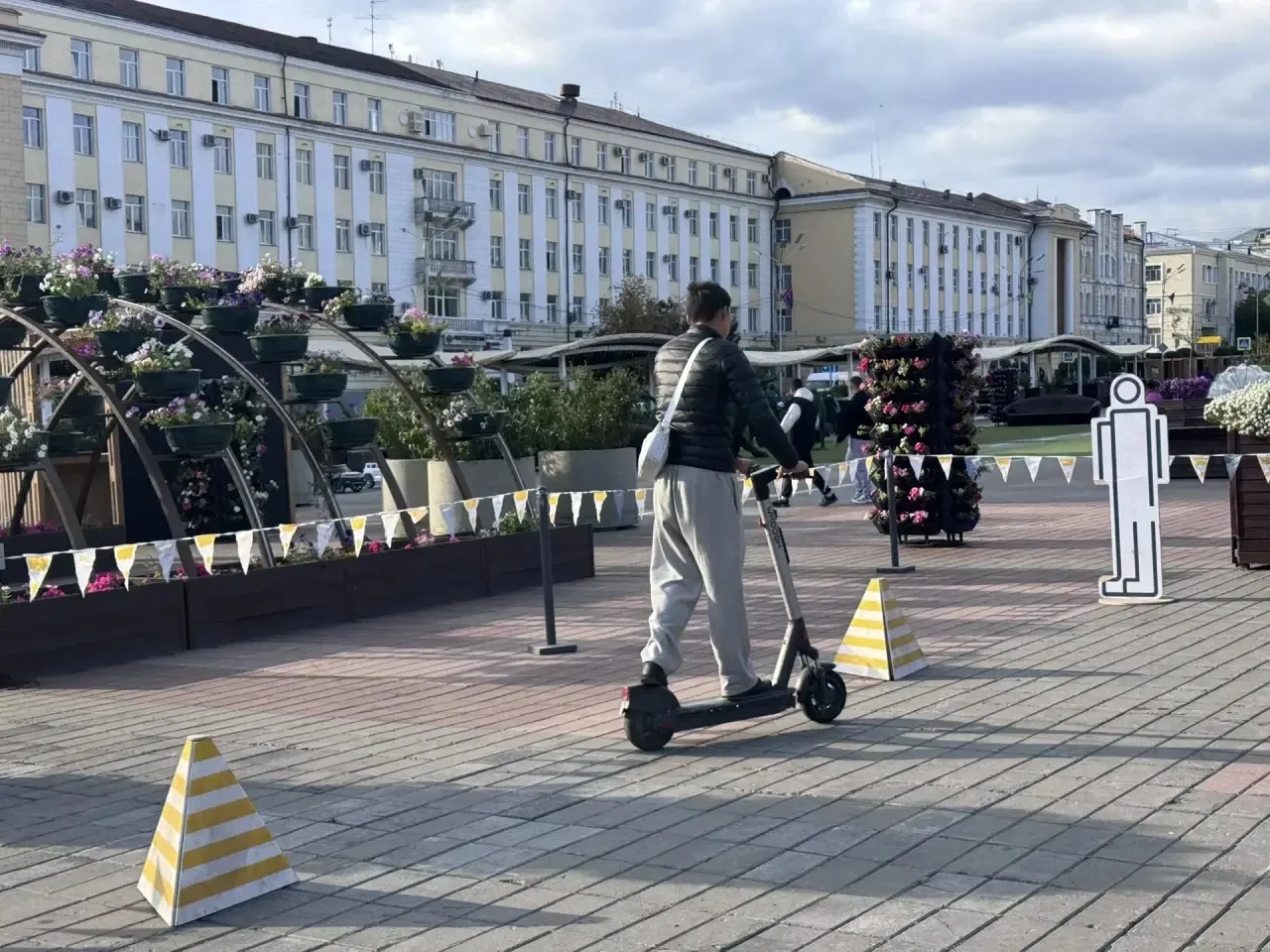 В Улан-Удэ прошла восьмая в этом сезоне школа вождения на электросамокатах