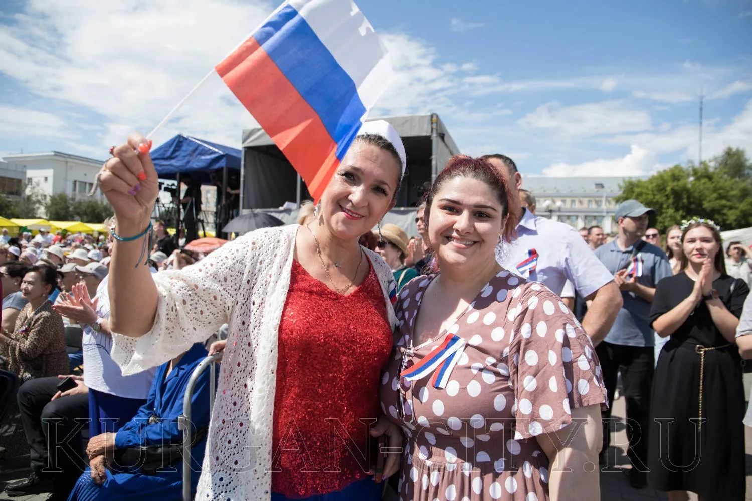 Курган празднует День России

Сегодня наша страна отмечает праздник – День России. На Троицкой площа