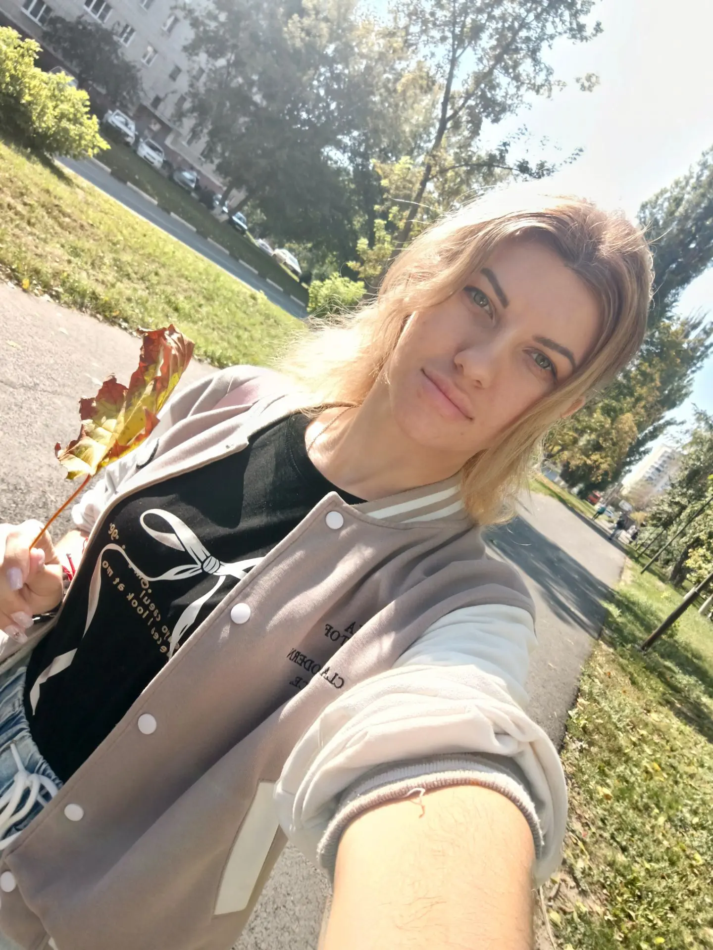 Доброе утро! Пусть твой день будет светлым и лёгким, как пёрышко. Желаю, чтобы он принё...