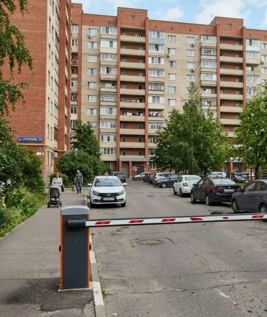 За шлагбаумы будет платить весь двор: в Москве установили единый тариф