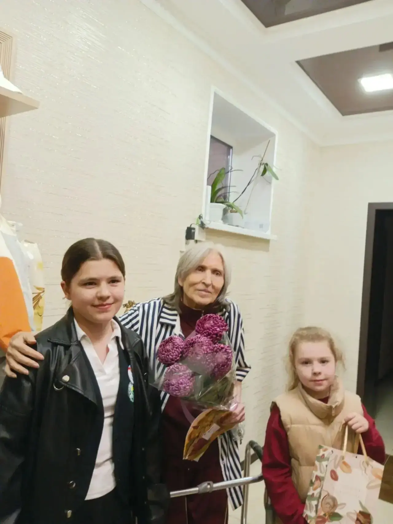🍁 Связь поколений и искренняя благодарность: 6 «Б» поздравляет ветеранов педагогическо...