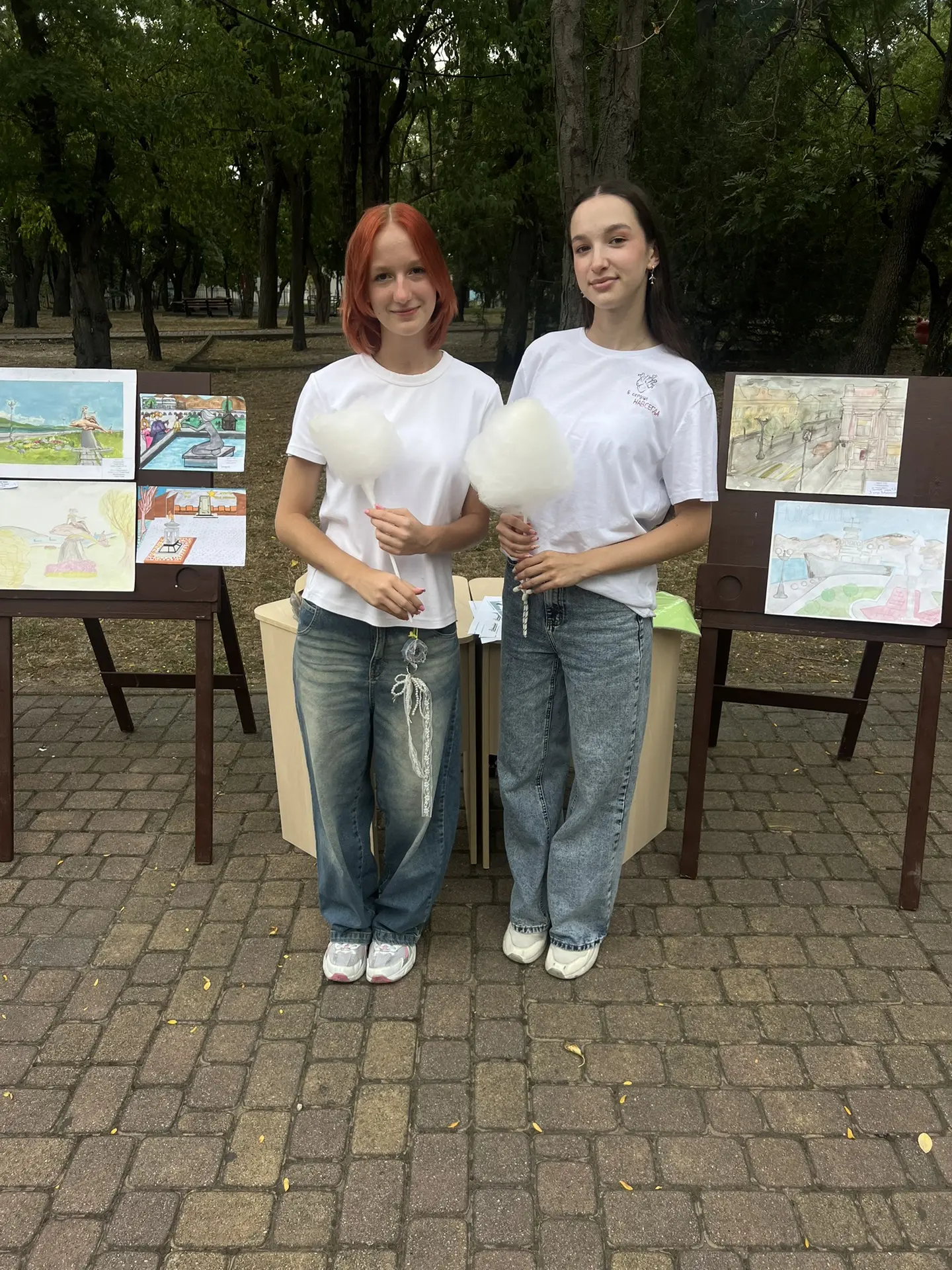 🎨 Искусство на улицах города: лицей поздравляет Центральный район!