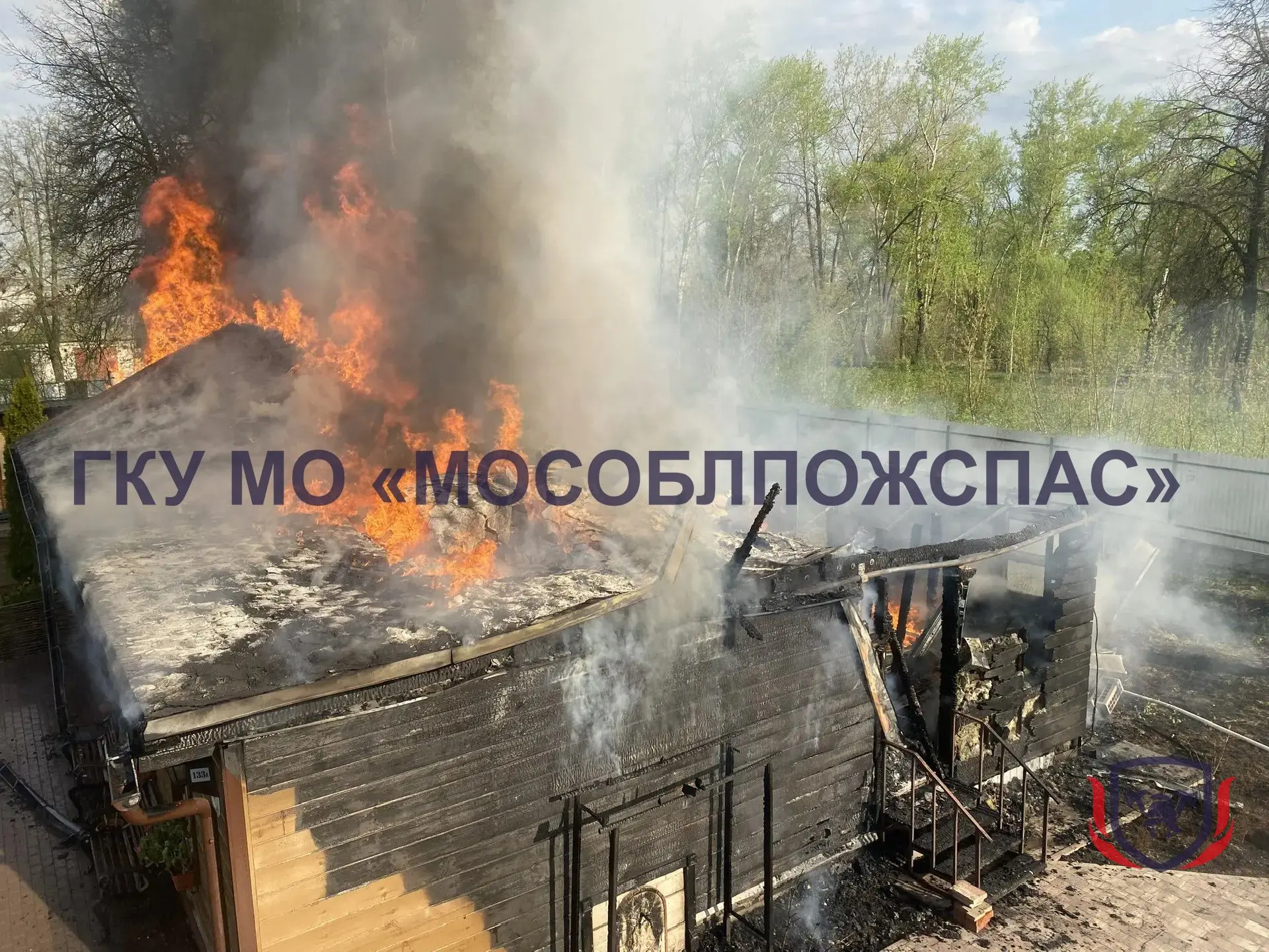🚒 Пожарные ликвидировали открытое горение в церкви посёлка Петровское ⚡️  🚨Сегодня в единую службу "