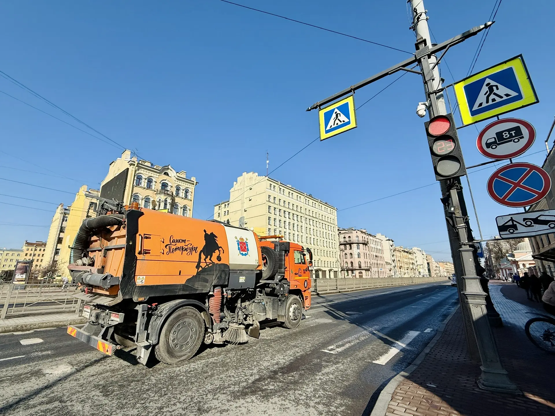 Доброго солнечного субботнего дня! ☀️  Сегодня в рабочих планах — проинспектировать два района: Цент
