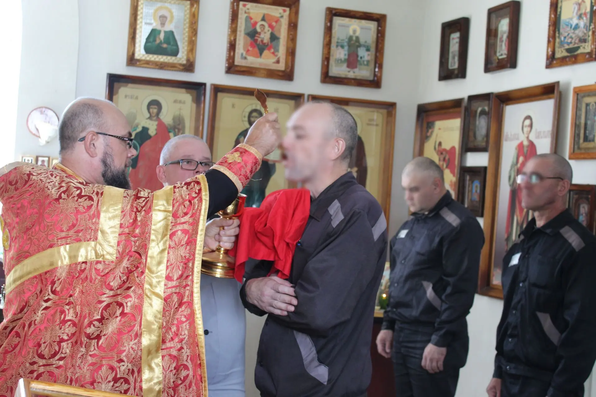 ИК-9 посетил клирик храма Покрова Пресвятой Богородицы п. Акбулак иерей Виталий Поваляе...