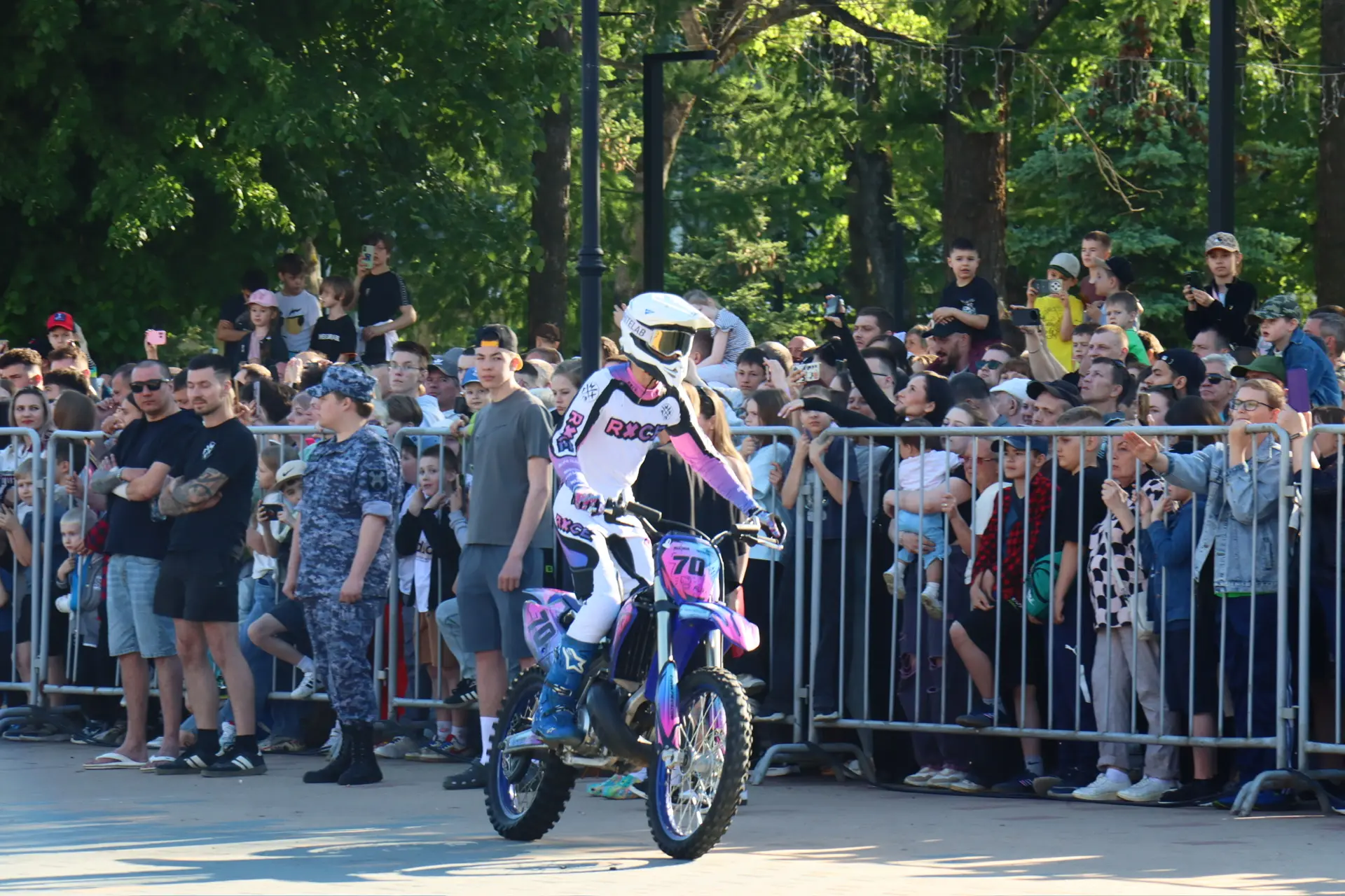 🏍 Рев моторов и драйв битбокса: головокружительное шоу объединило любителей спорта на главной площад