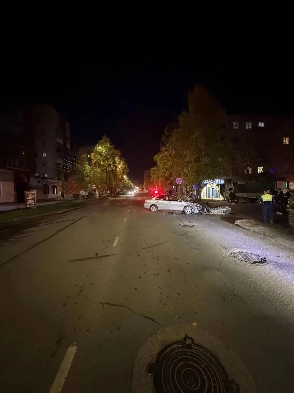 В Ухте вечером 25 сентября столкнулись автомобиль и мотоцикл.
