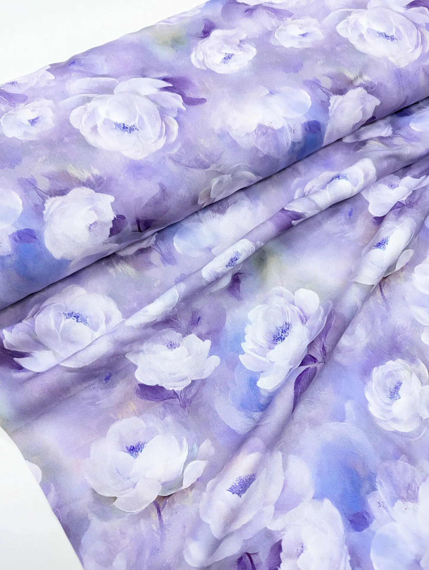 Роскошные пионы на лавандовом фоне🌸🌸🌸
Вискозный штапель, ширина 142см, плотность 115 гр/кв.м
Цена