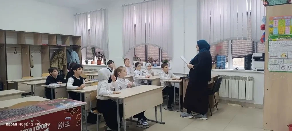 В ГКОУ РД «Хасавюртовская школа-интернат № 9» прошли классные часы на тему: