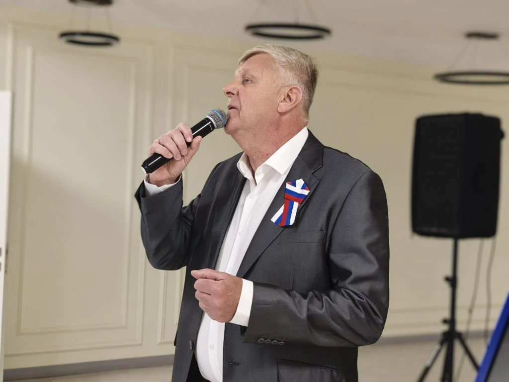 🇷🇺 С чего начинается Родина? Сегодня утром — с музыки и гордости!

В преддверии Дня России сотрудн