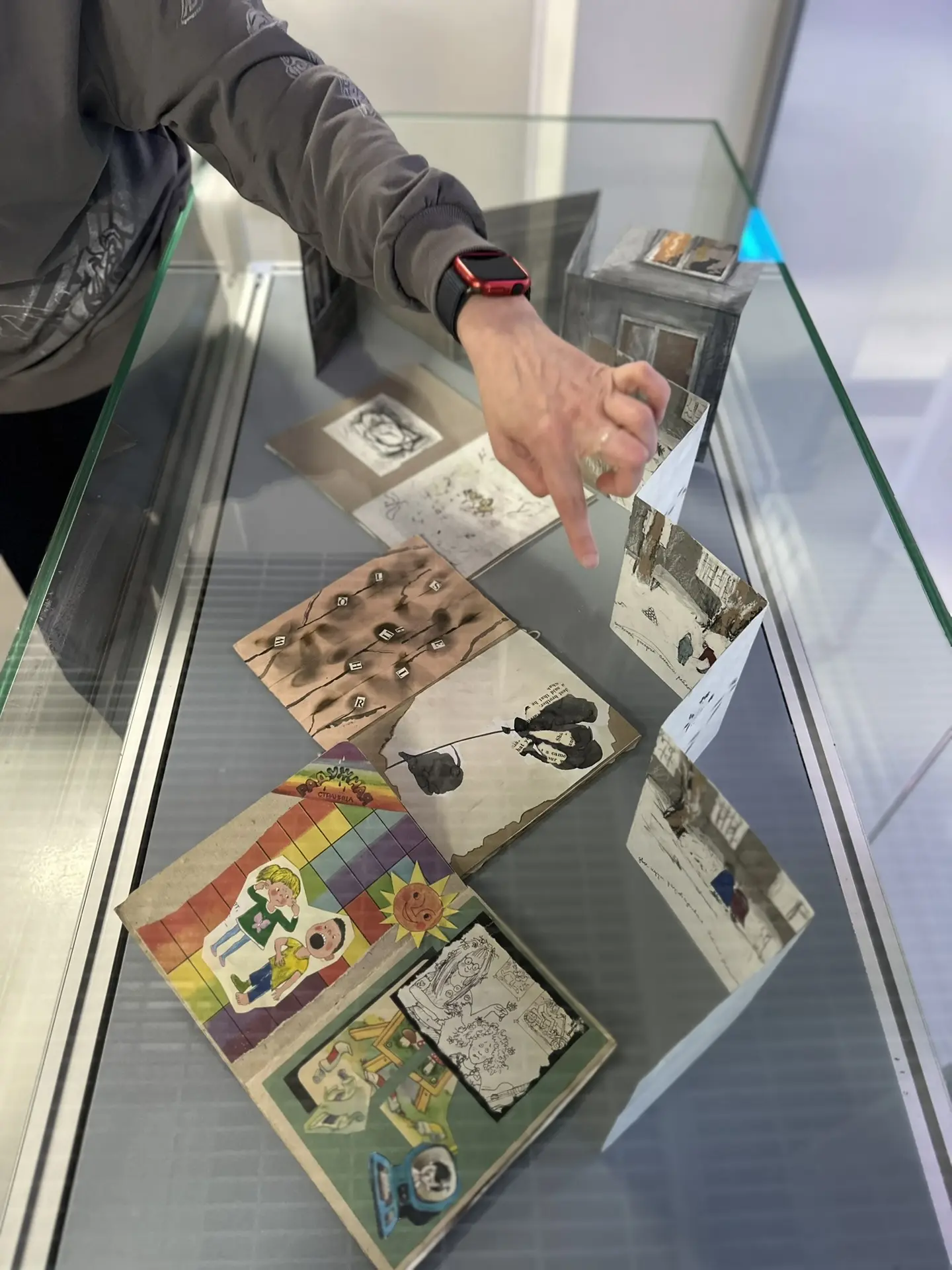 Выставка "Карусель" к Международному дню детской книги в ГСИ