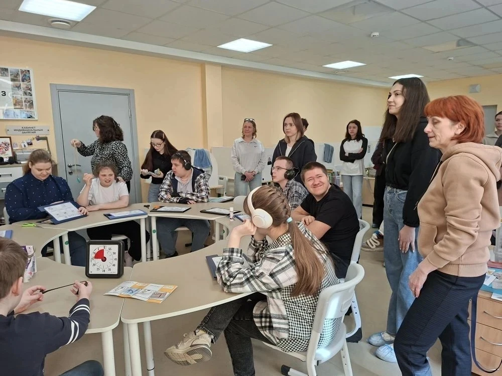 В рамках месяца информирования об аутизме сегодня в нашей школе прошёл практико-ориентированный семи