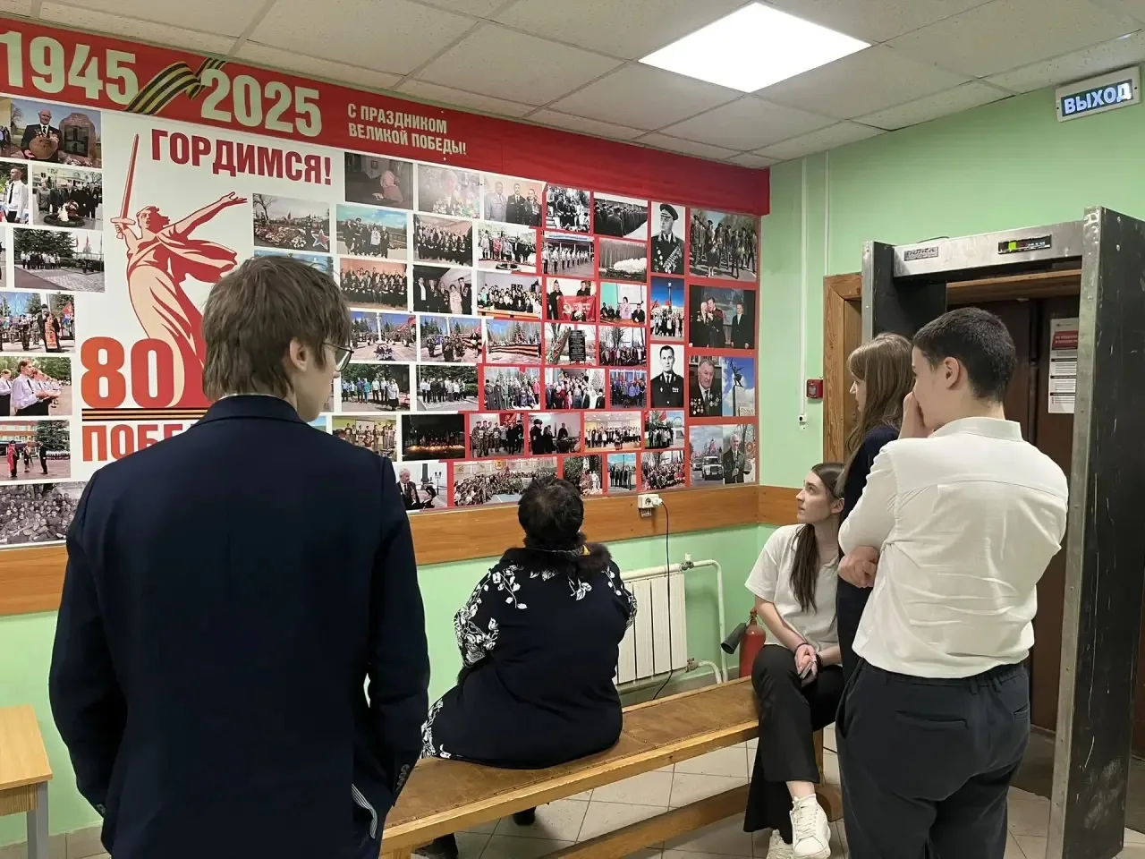 🚀 10 «Б» на экскурсии!  Учащиеся МОУ Дмитровской СОШ №3 с УИОП побывали в музее МВД г. Дмитрова.  Зн