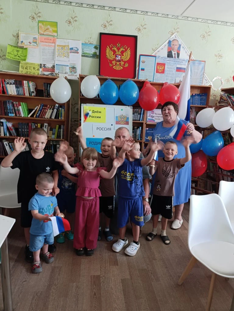 Ко Дню России в "Караван-Солодковском библиотечном филиале"   МБУ "Марковская централизованная библи