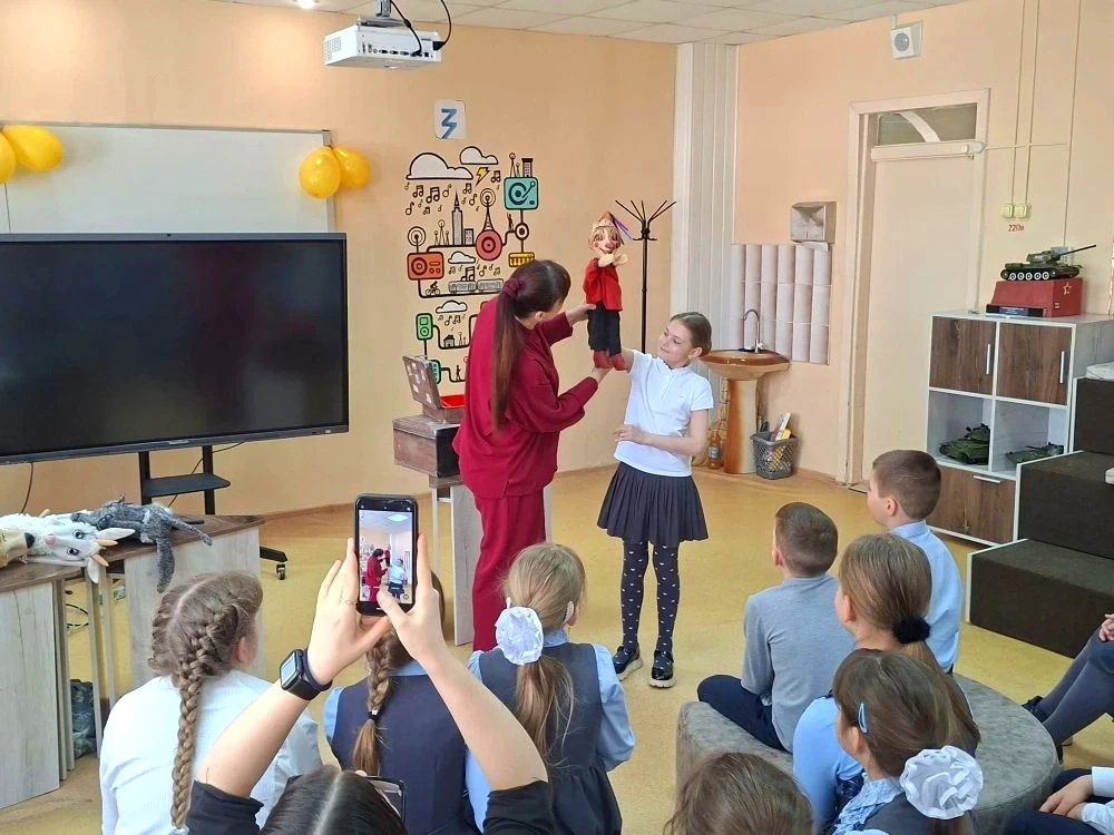 🎭✨ В преддверии Дня Великой Победы для наших гимназистов был организован потрясающий мастер-класс от