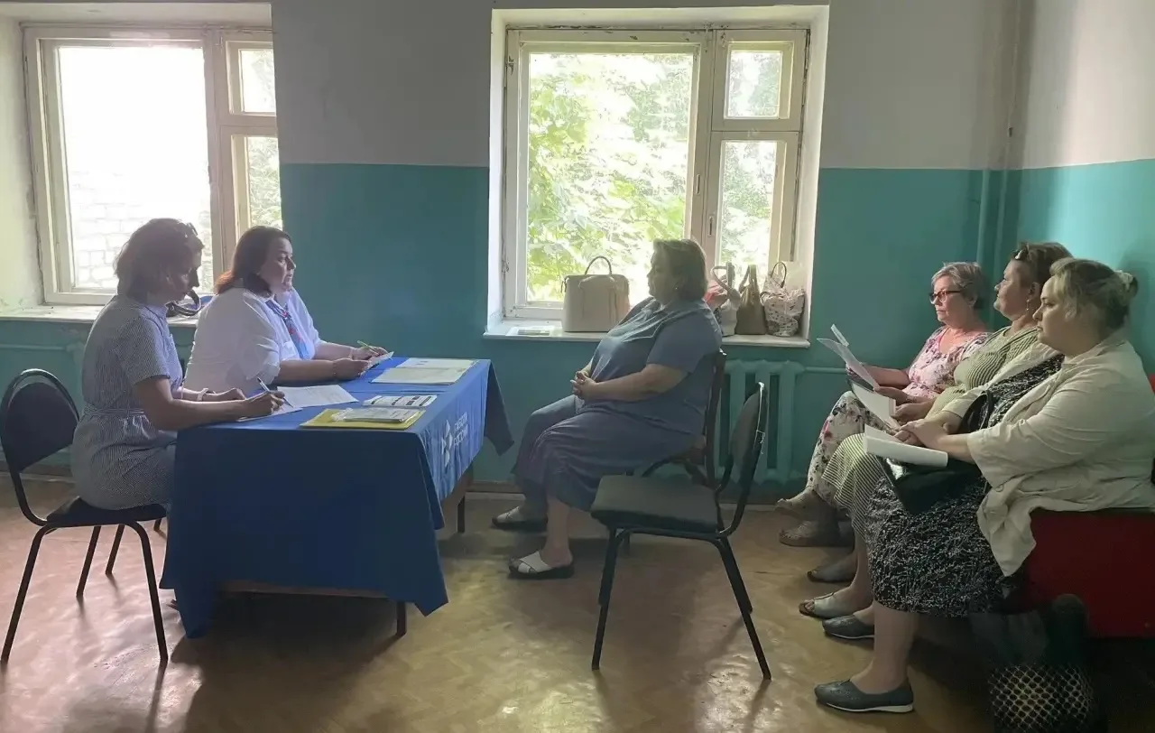 2 июля сотрудники Центра занятости и отдела социальной защиты населения провели встречу с гражданами