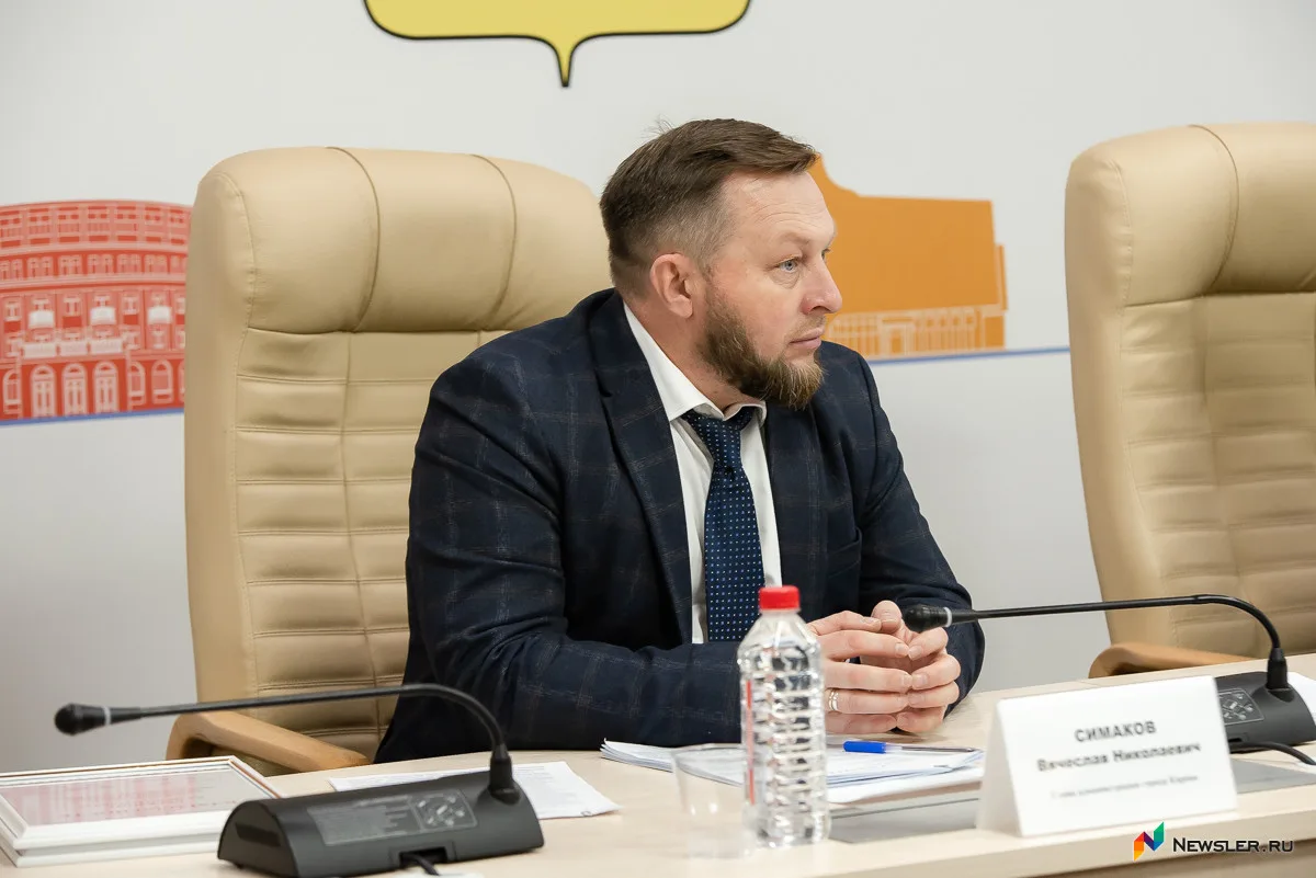 Глава администрации Кирова Вячеслав Симаков сообщил о ремонте и реконструкции убежищ в городе.

По е