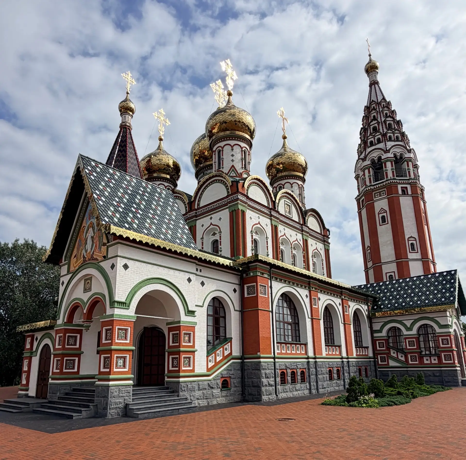 ⛪️ Один из самых красивых храмов нашей области - Православный Храм всех святых памяти п...