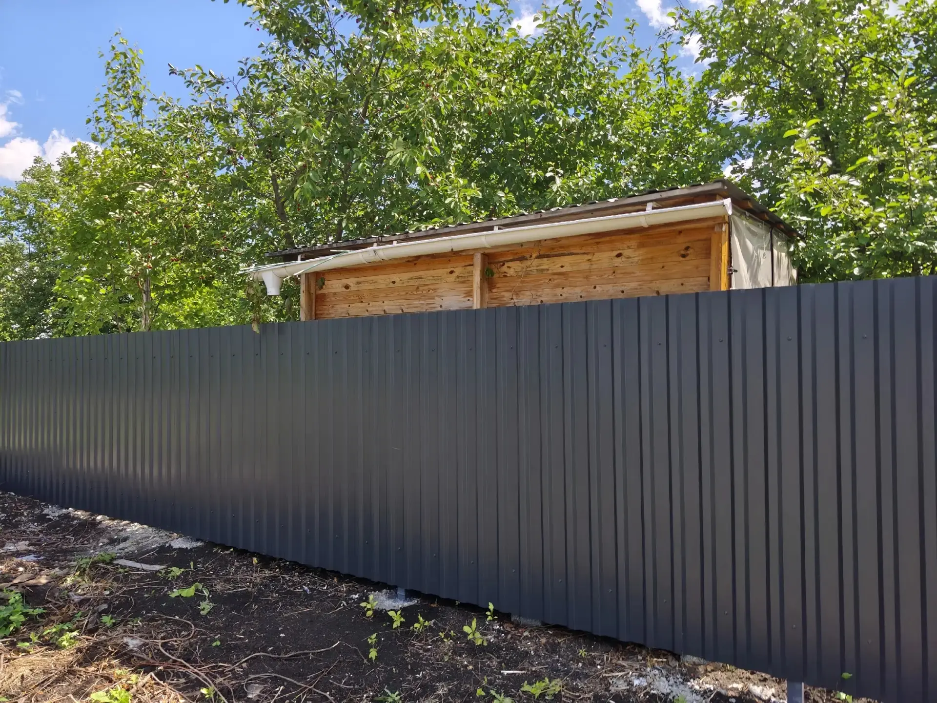 Нужен надежный забор? Мы поможем! 🏠

Хотите огородить участок, защитить территорию или просто обнов