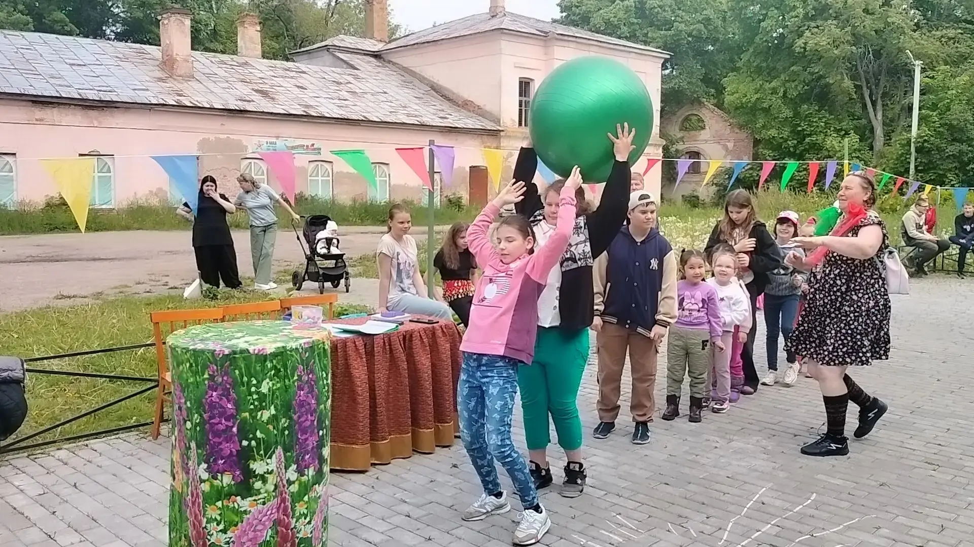 🎉 1 июня — День защиты детей. Для наших воспитанников из отделения социального приюта ...