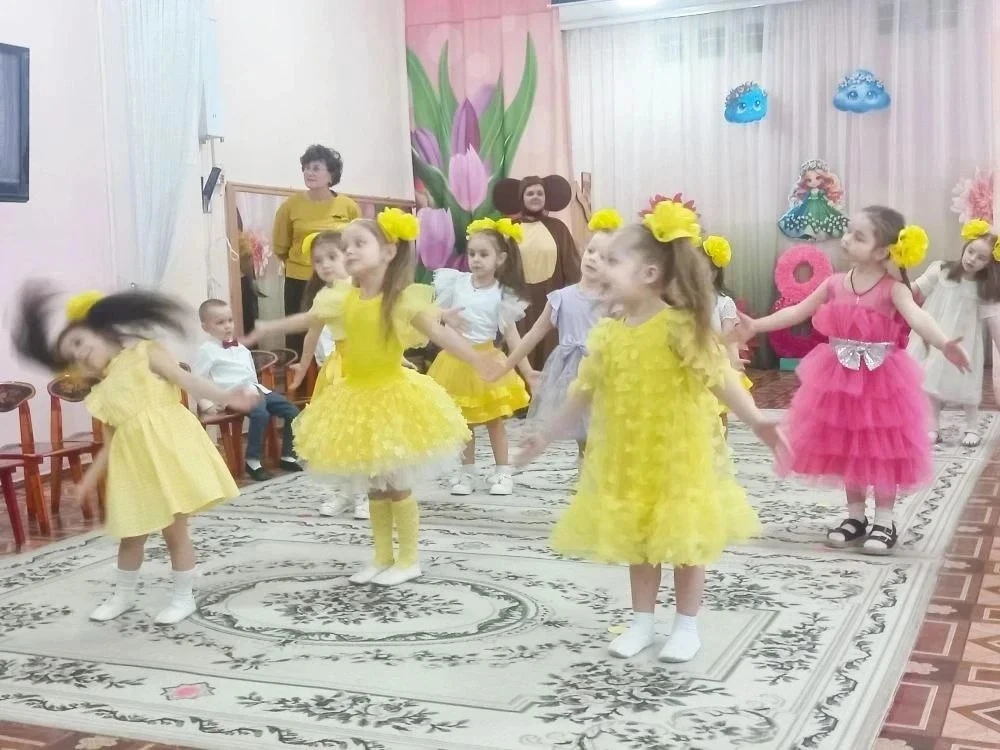 Праздничное мероприятие в  МБОУ "Школа современного образования" в дошкольных отделениях "Росинка" и