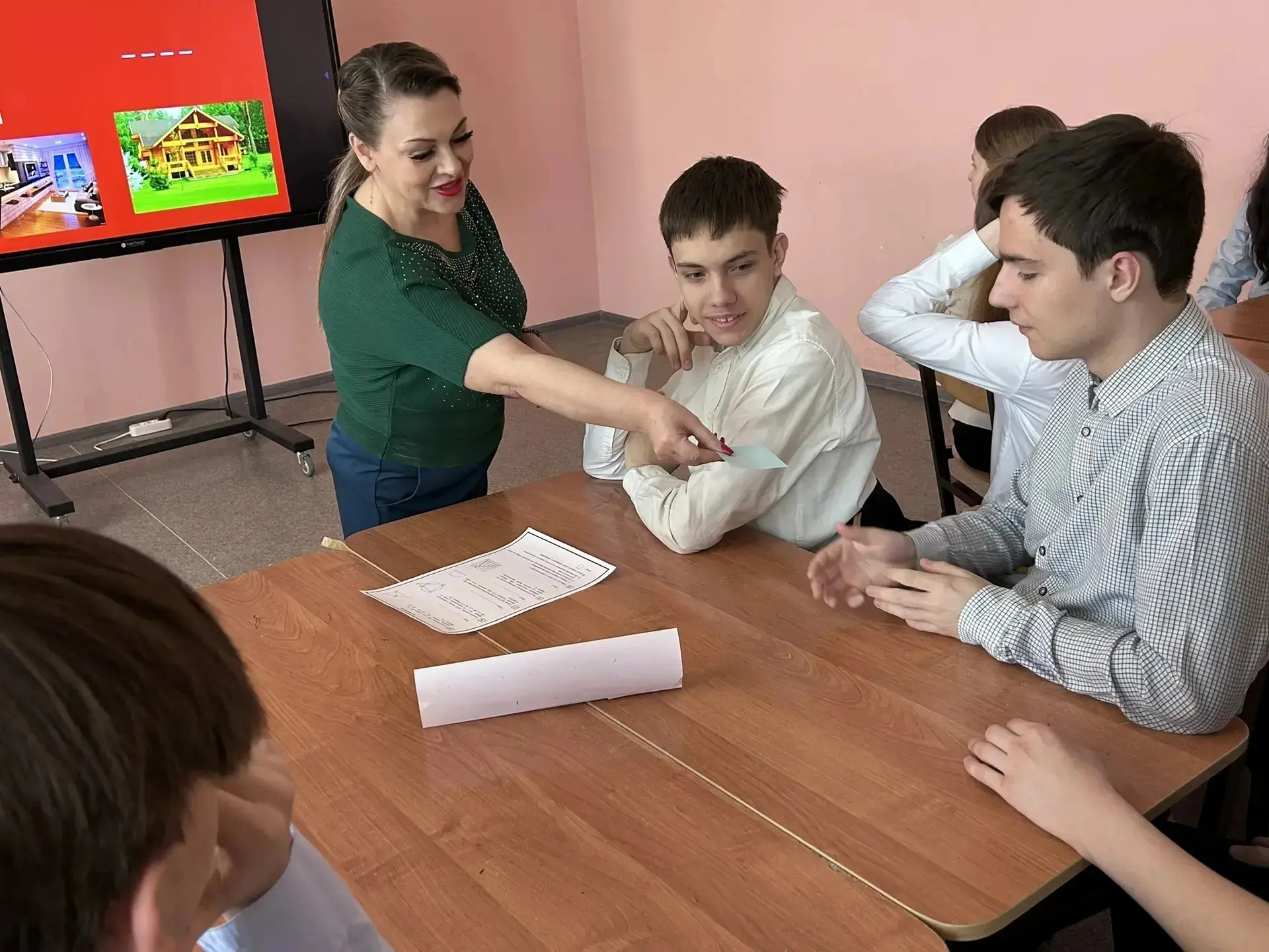 📐 Математическая неделя в МБОУ «Школа №18»     *️⃣ 5 классы — сразились в настоящих математических б
