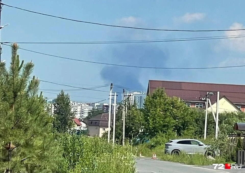 ⚡️Дым в восточной части Тюмени

Сегодня в третьем часу дня жители разных районов Тюмени заметили пож