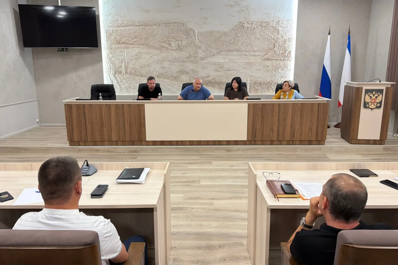 Благодаря обращениям крымчан в социальных сетях видим все проблемы, которые пока сохран...