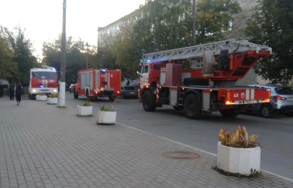 В Твери эвакуировали торговый центр из-за подозрительной находки