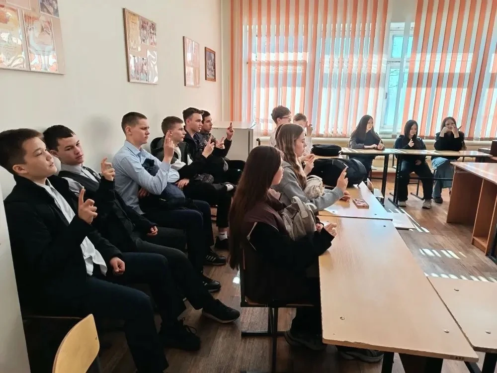 31 марта 9б класс Медведевской гимназии посетил Политехнический техникум в рамках профориентации.  Р