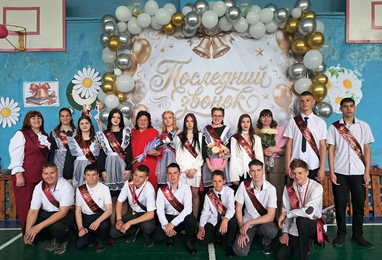 🔔Сегодня в Благовещенской школе было особенно трогательно и немного грустно.🌷 Выпускн...