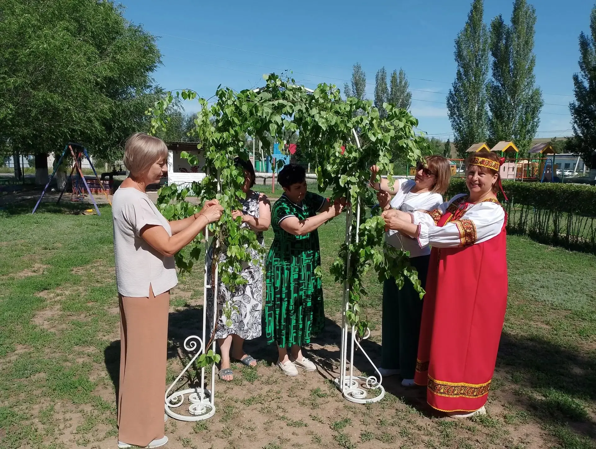 Праздник «Русской берёзки» в детском саду — это яркое и познавательное мероприятие, которое помогает