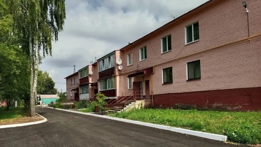 🚧 В Змиевке завершили благоустройство двора на улице Жадова, 3