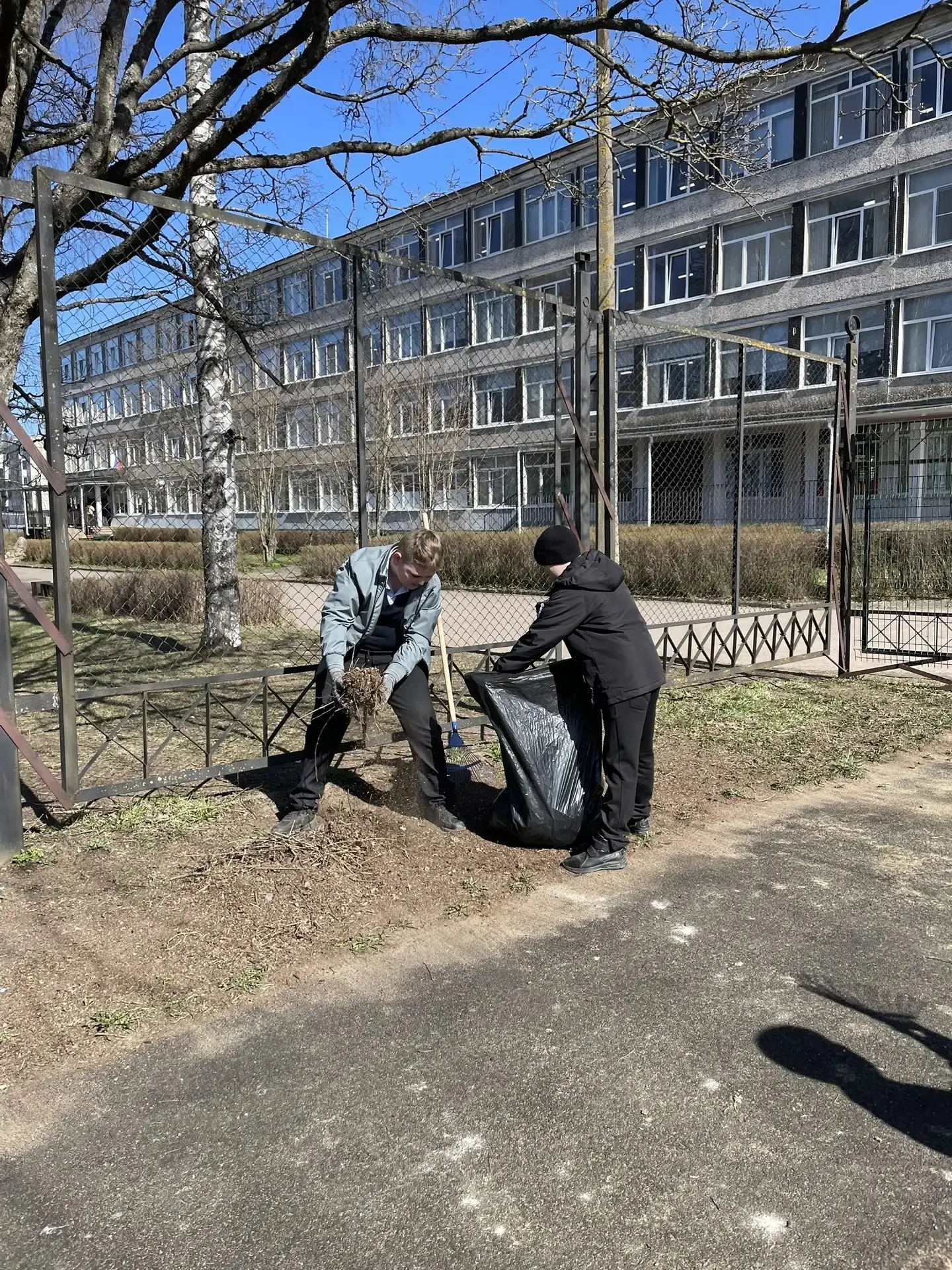 🌏Всероссийский субботник в школе: «Вместе делаем мир чище и красивее!»