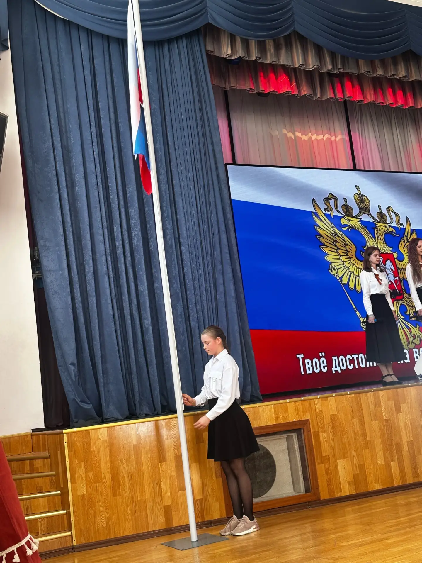🇷🇺 ТИШИНА, КОТОРУЮ НЕ НАРУШИЛИ  Пятые, шестые, седьмые. Возраст, когда война уже не кажется далёкой 