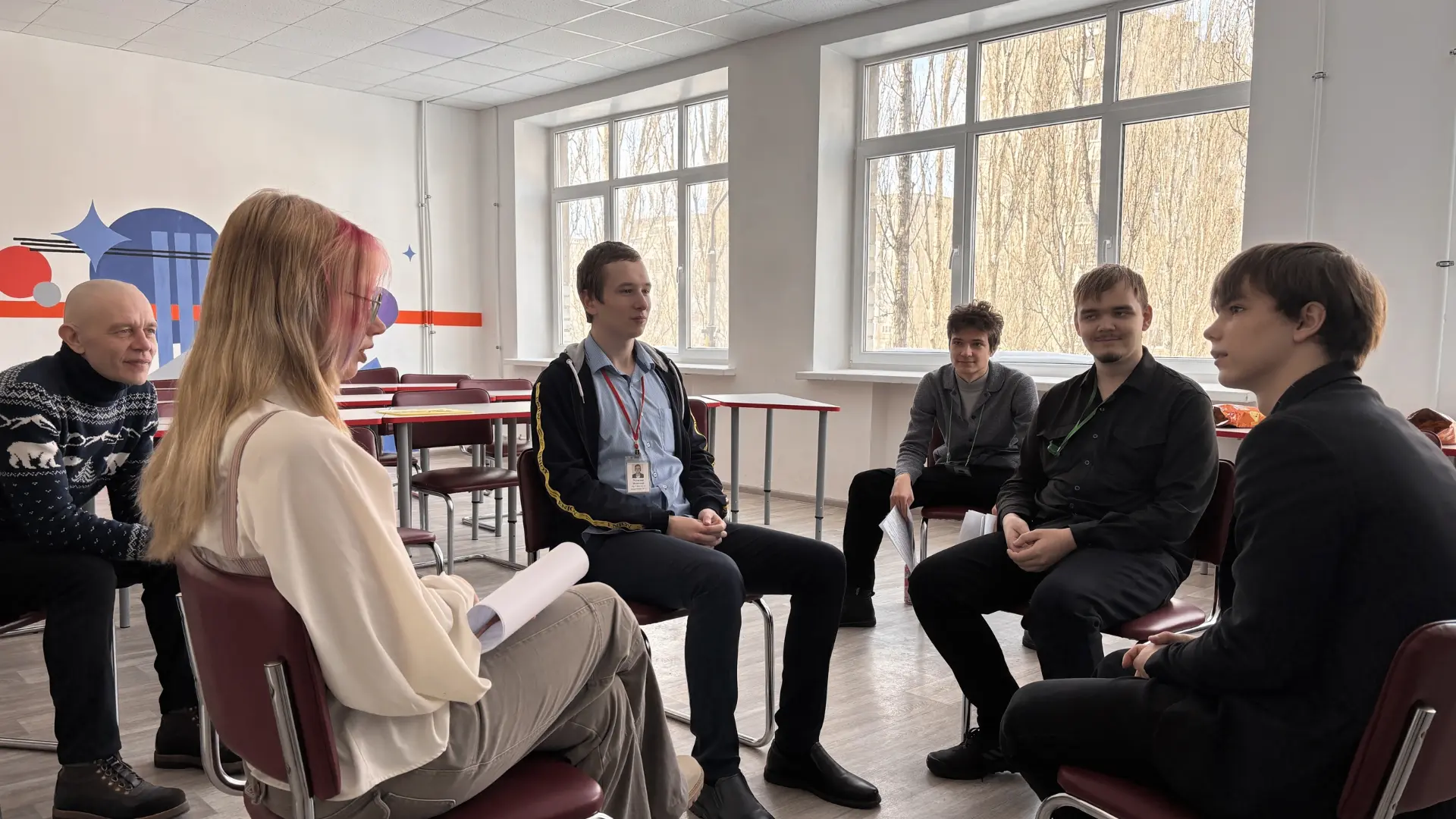 🤝 От теории — к примирению: волонтёры КИИМО отработали навыки медиации  В стенах колледжа прошло пра
