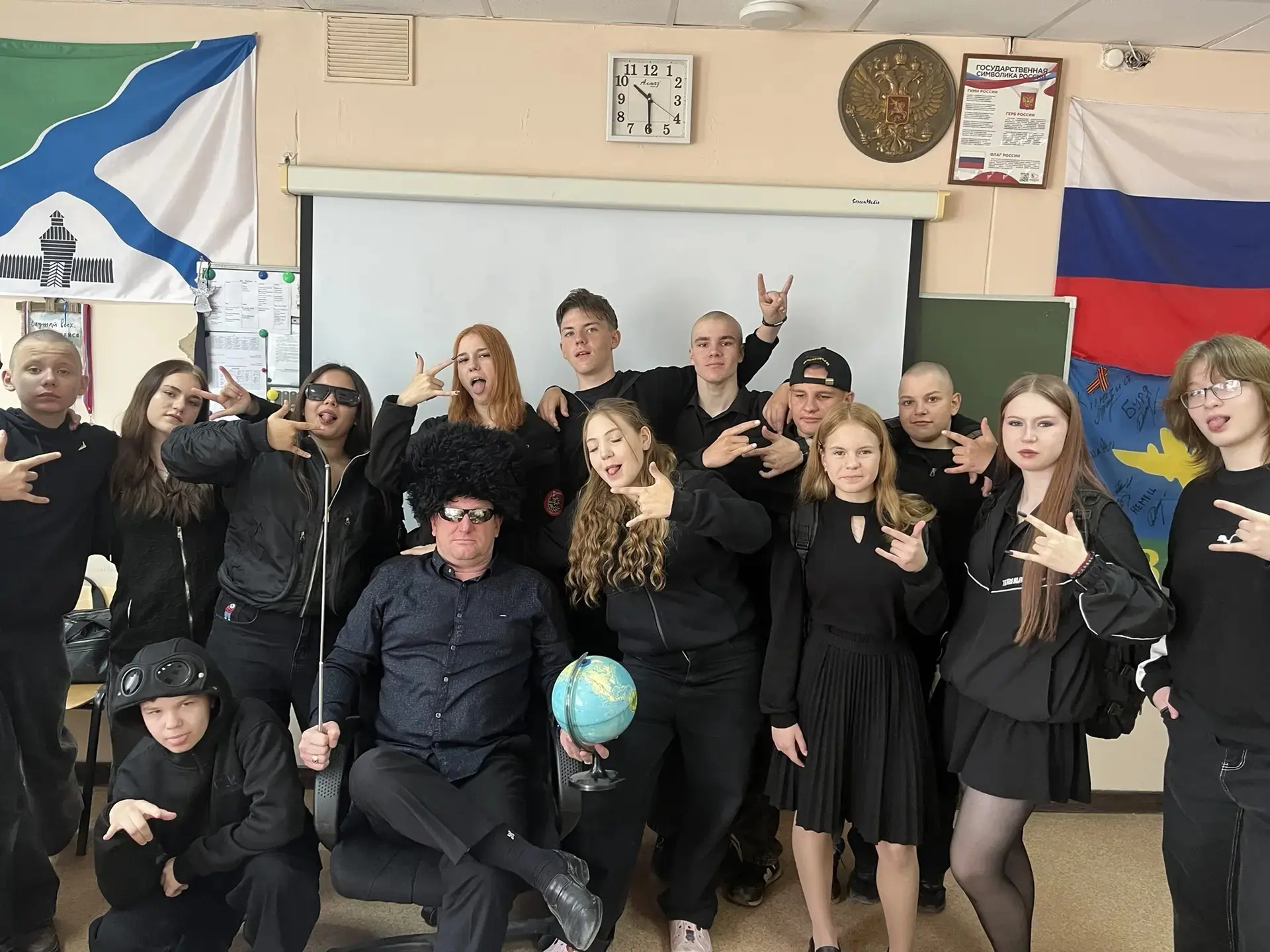 Стиль, строгость и характер: кадеты в черном на фестивале!