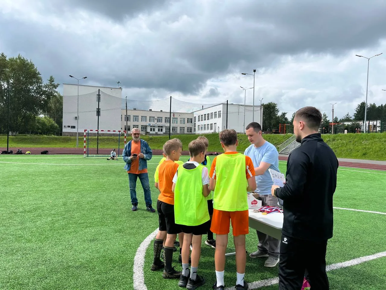 Праздник спорта на школьном стадионе ⚽️