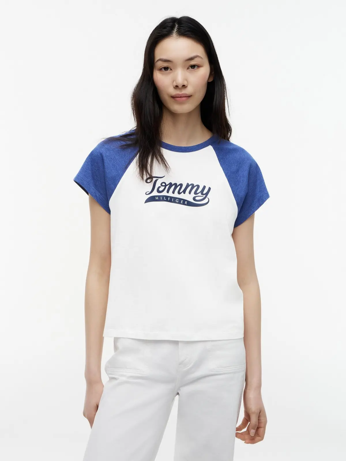 Женские футболки от Tommy Hilfiger