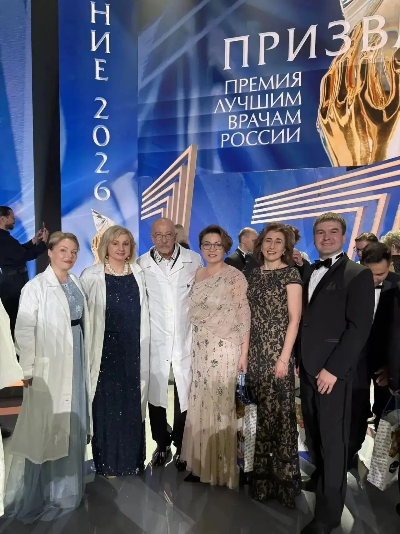 За уникальное спасение премия «Призвание» вручена докторам Челнов👏

Команды врачей БСМП и КДМЦ из Н