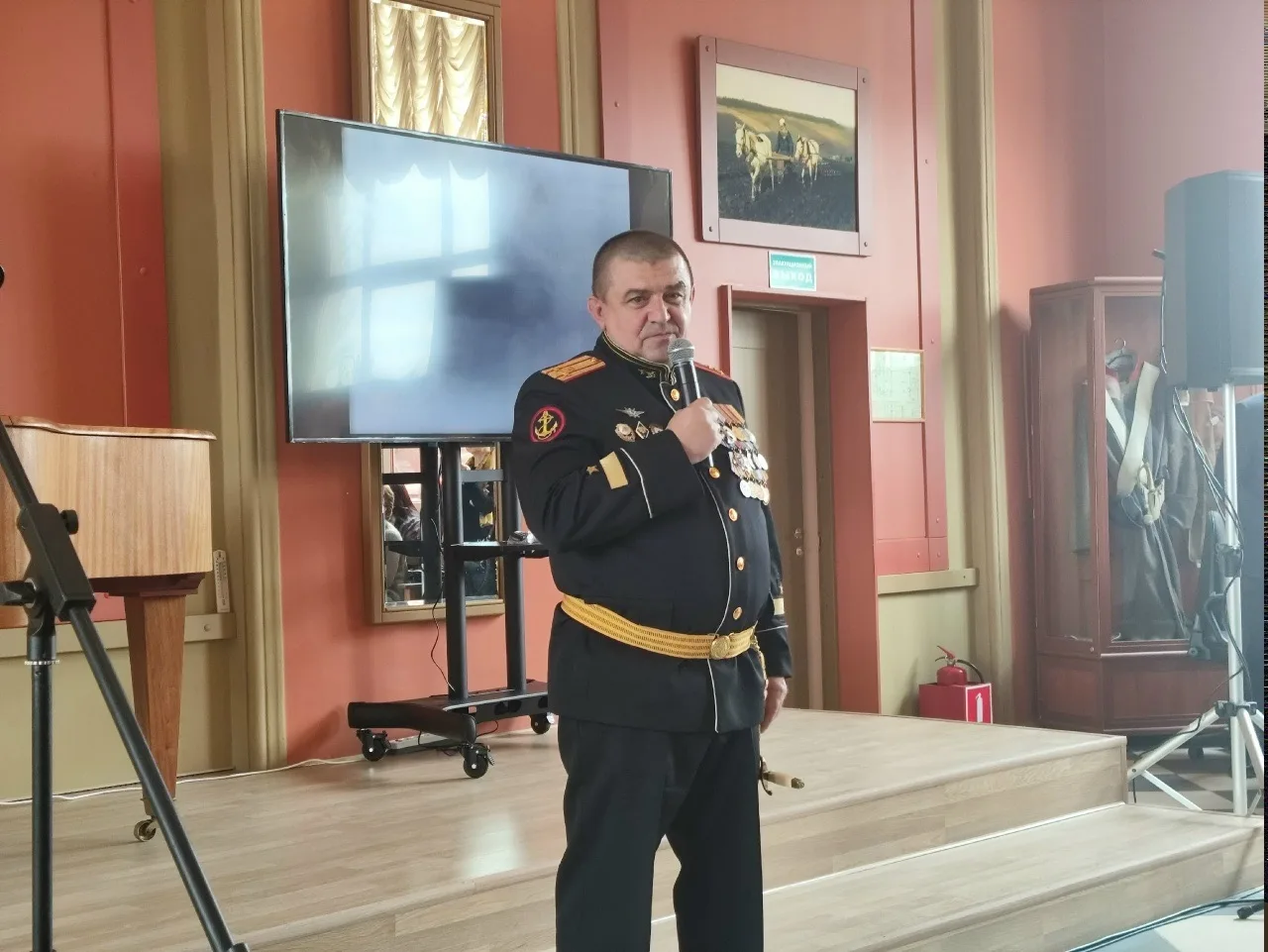 🔥Выставка «Время врачевать. Позывной «Ангел» открылась на станции Ясенки!