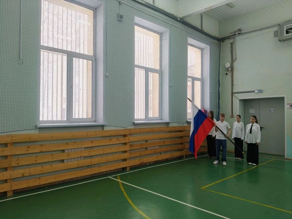 🇷🇺✨ Новая неделя — с уважением к традициям и памятью о великом прошлом  Несмотря на переменчивую пог